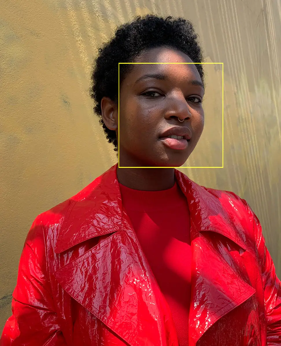 The same photo with a box drawn around her face